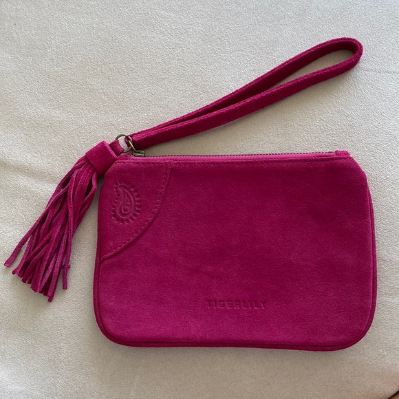 NWOT Tigerlily Wristlet- Australian designer, 💯 cowhide leather - Picture 1 of 6